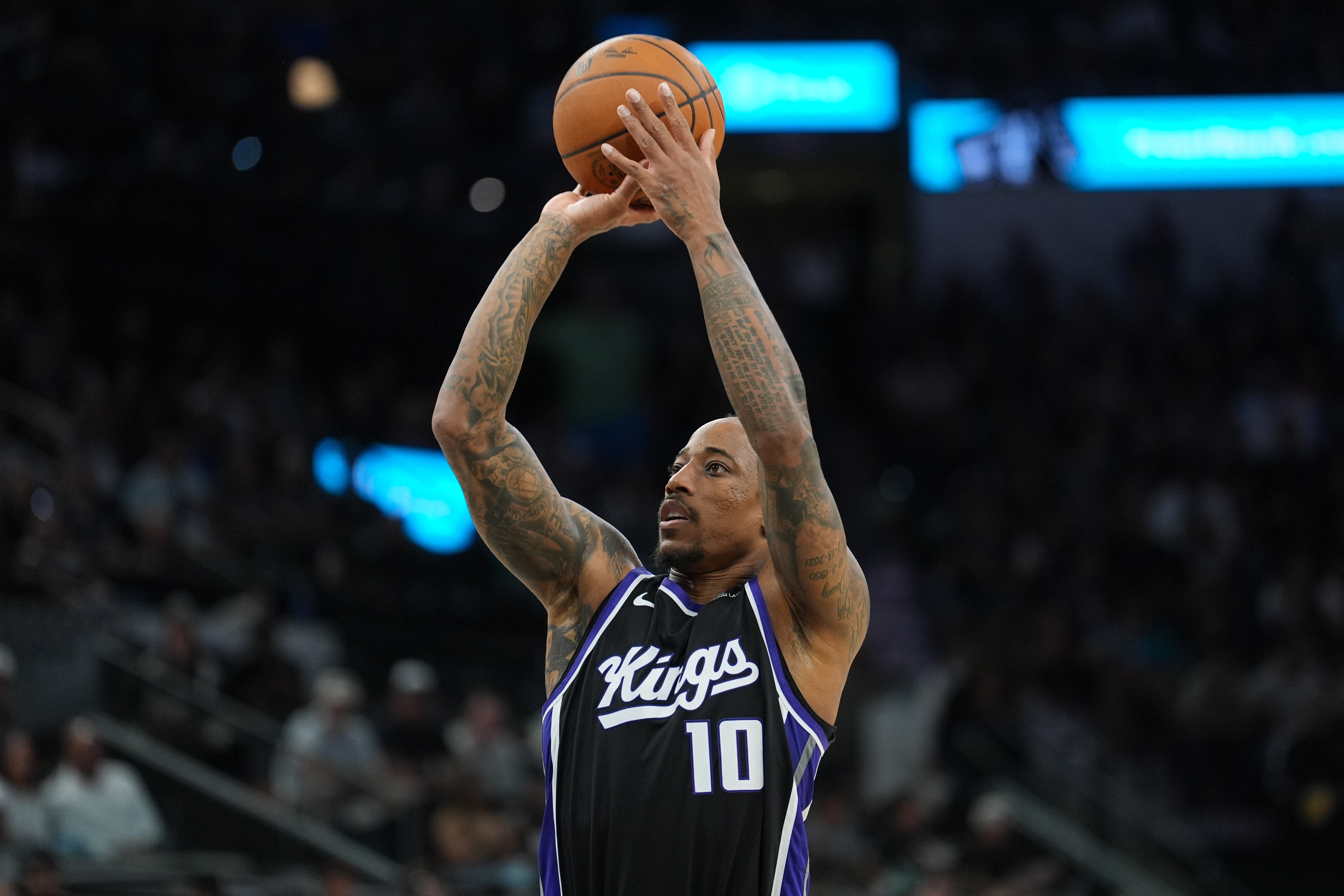 8868体育官网入口-纪录井喷周：老詹纪录终结 KD里程碑 字母放话登顶 哈登得分前十