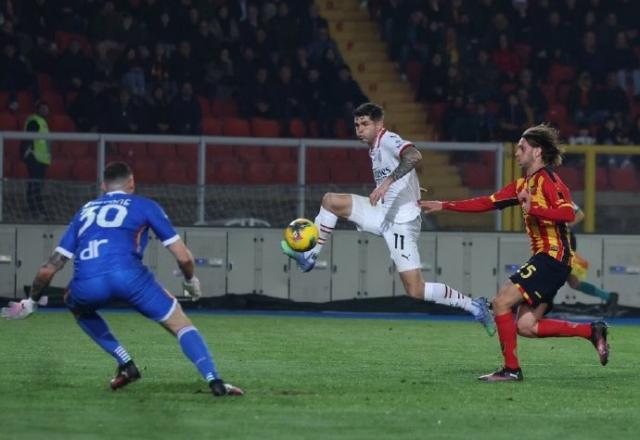 8868体育-【意甲】普利希奇双响，米兰连追3球3比2逆转莱切！