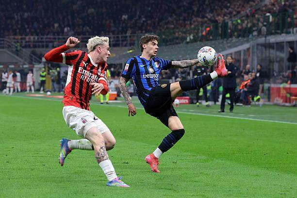 1743639853337045411.jpg 米兰德比又见恰神破门滑跪,残阵国米完成战略目标