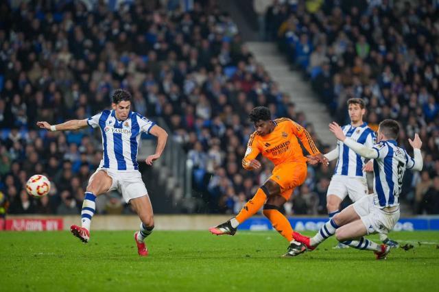 8868体育-【现场】轮换皇马一只脚进决赛 塞瓦略斯受伤蒙阴影