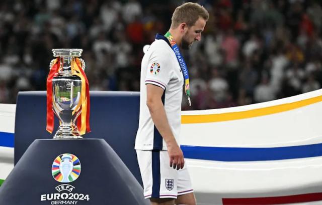 8868体育官方网站-【人物】凯恩依旧无冠，名宿的话要不还是听一听？