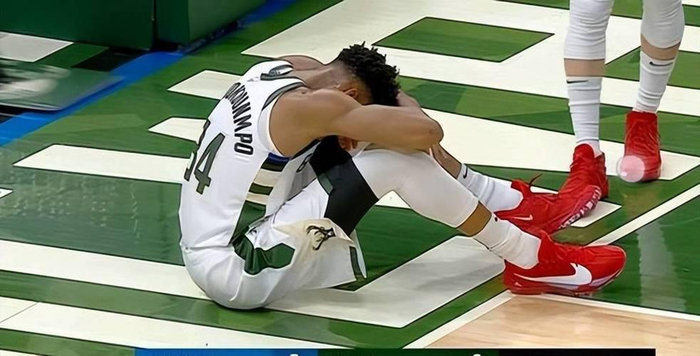 8868体育平台-对手核心巨头全缺席，仍惨败33分，所有人都理解你要交易离开的心|森林狼|雄鹿|扬尼斯-阿德托昆博|鲍比-波蒂斯|密尔沃基雄鹿队_新浪体育_新浪新闻