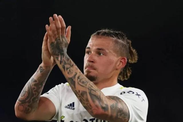 8868体育-37岁费鸟归巢回巴西 曼城告别传奇将迎后腰更新